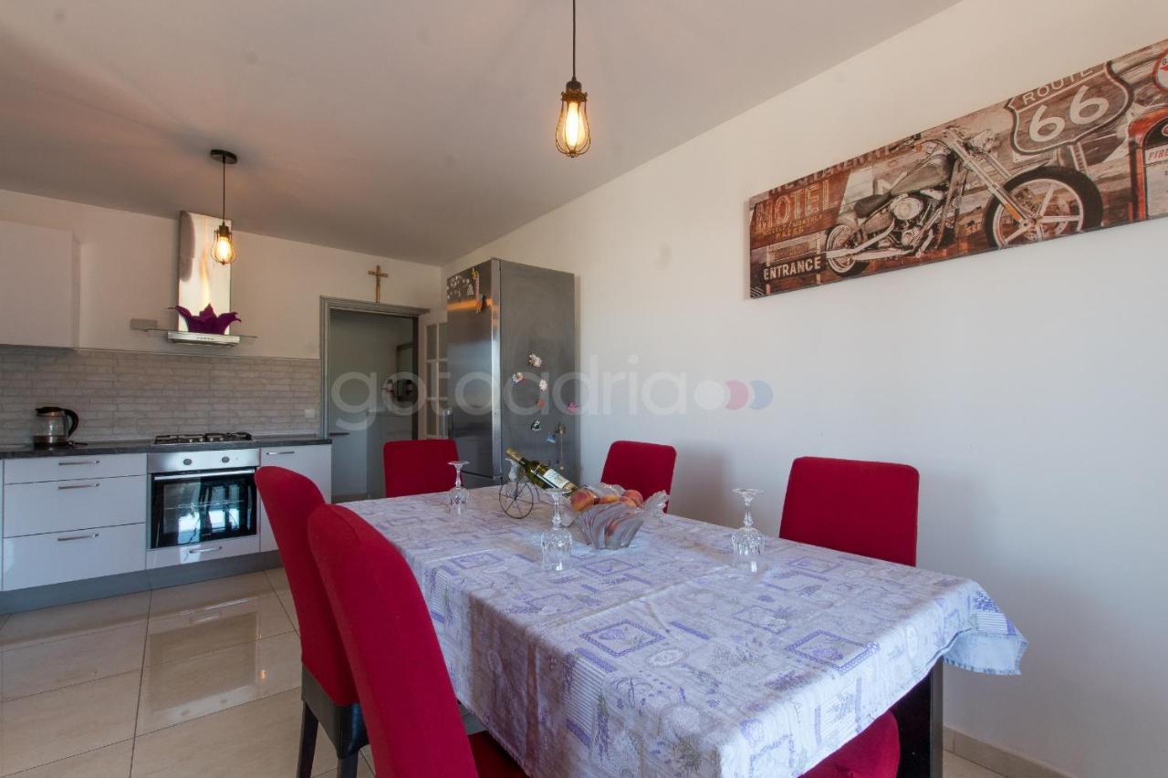 Apartment Vesna With Balcony & Free Parking Makarska Zewnętrze zdjęcie